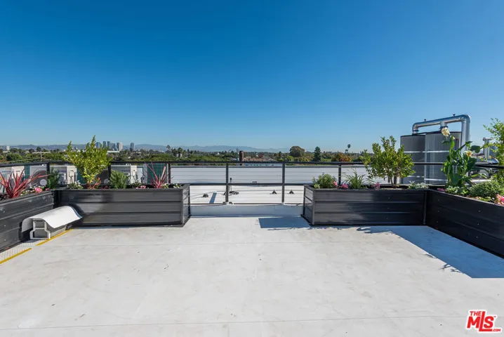 11600 National Boulevard 302, Los Angeles, California 90064