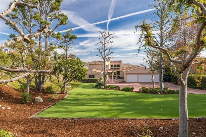 8 Burrell Lane, Rancho Palos Verdes, California 90275