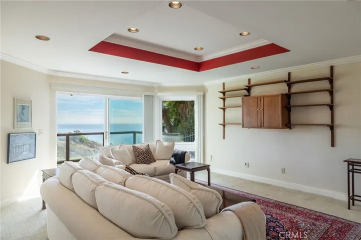 8 Burrell Lane, Rancho Palos Verdes, California 90275