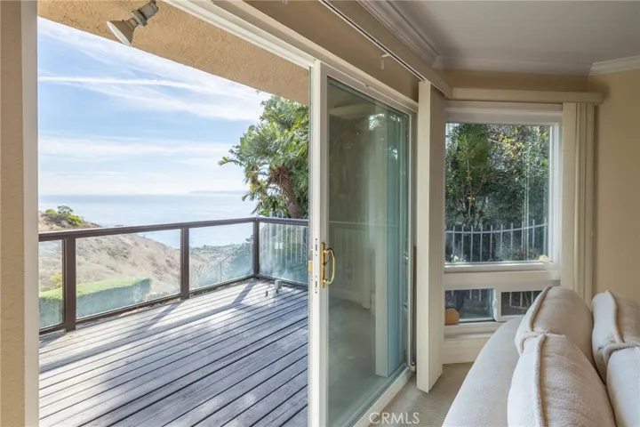 8 Burrell Lane, Rancho Palos Verdes, California 90275