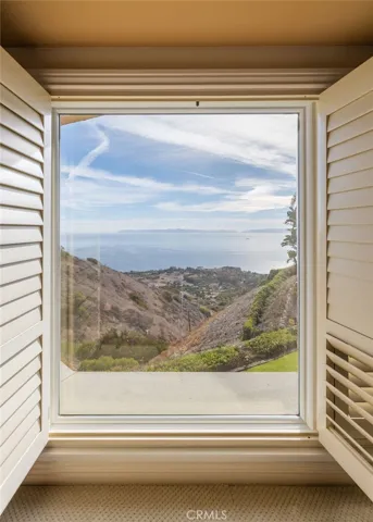 8 Burrell Lane, Rancho Palos Verdes, California 90275