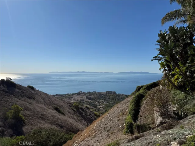 8 Burrell Lane, Rancho Palos Verdes, California 90275