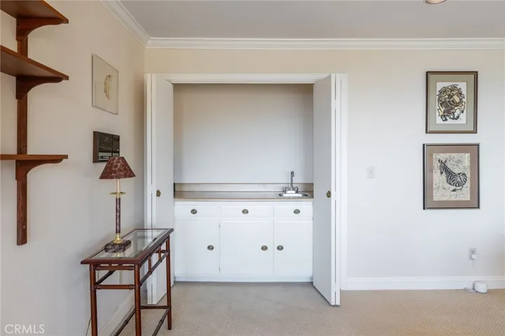 8 Burrell Lane, Rancho Palos Verdes, California 90275