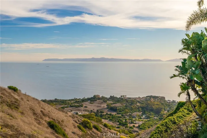 8 Burrell Lane, Rancho Palos Verdes, California 90275