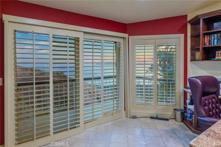 8 Burrell Lane, Rancho Palos Verdes, California 90275