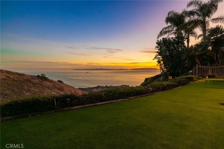 8 Burrell Lane, Rancho Palos Verdes, California 90275