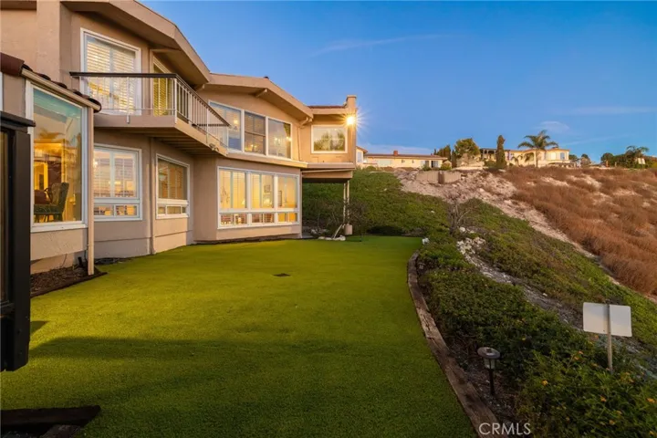 8 Burrell Lane, Rancho Palos Verdes, California 90275