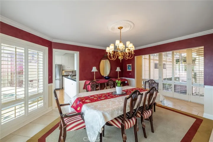 8 Burrell Lane, Rancho Palos Verdes, California 90275