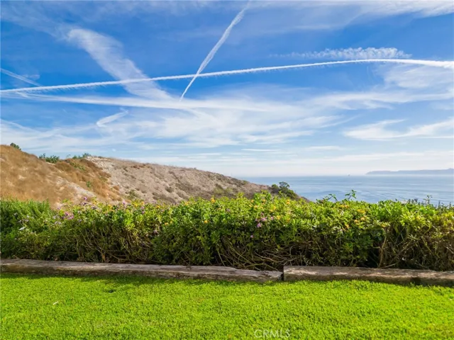 8 Burrell Lane, Rancho Palos Verdes, California 90275