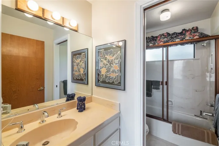 8 Burrell Lane, Rancho Palos Verdes, California 90275