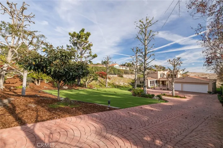 8 Burrell Lane, Rancho Palos Verdes, California 90275