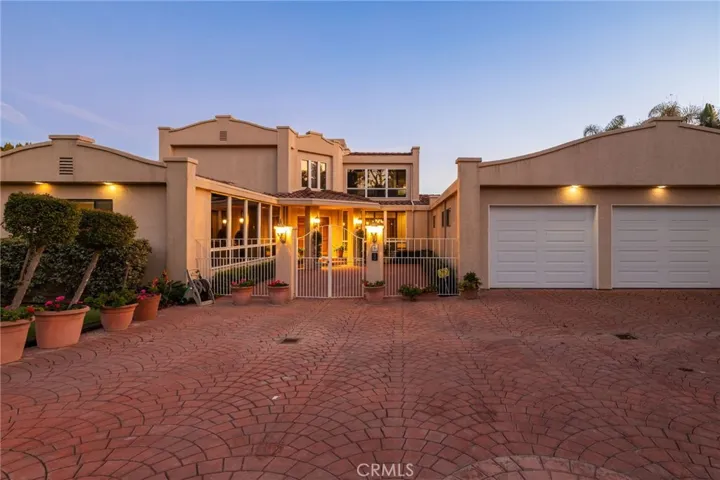 8 Burrell Lane, Rancho Palos Verdes, California 90275
