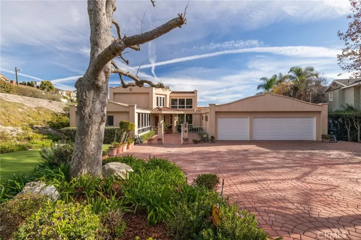 8 Burrell Lane, Rancho Palos Verdes, California 90275