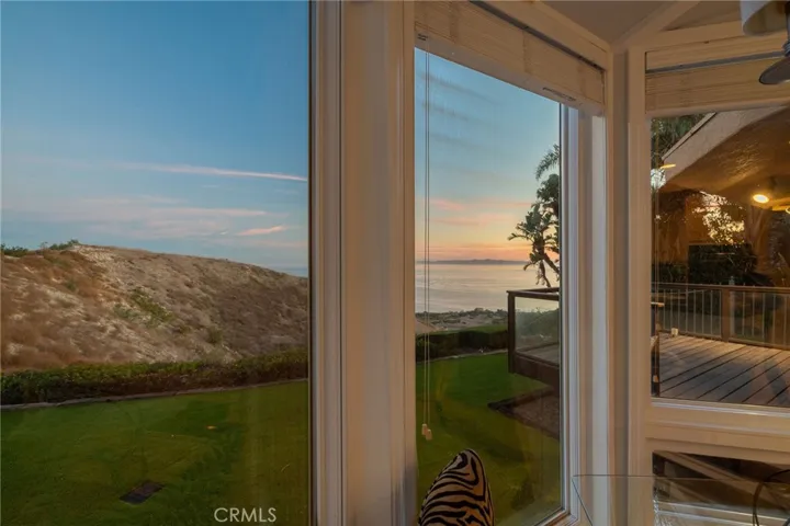 8 Burrell Lane, Rancho Palos Verdes, California 90275