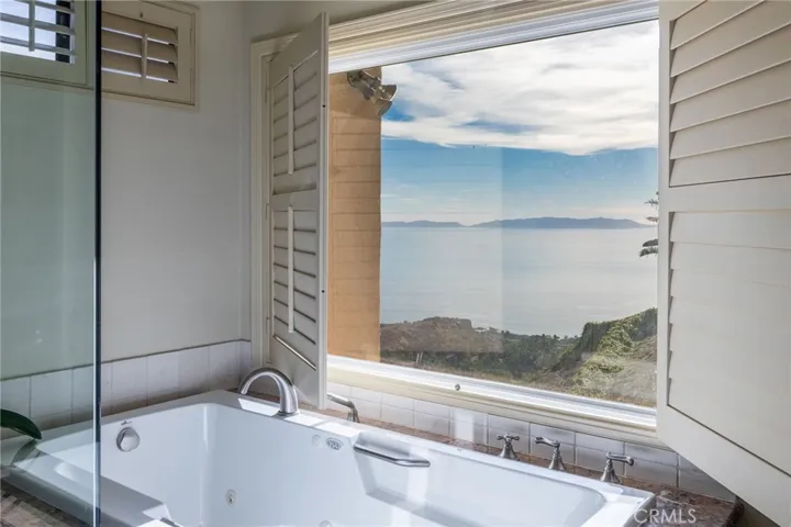 8 Burrell Lane, Rancho Palos Verdes, California 90275