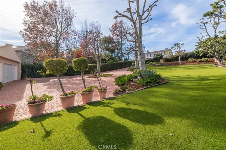8 Burrell Lane, Rancho Palos Verdes, California 90275