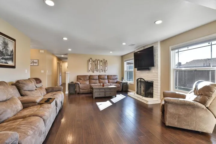 1220 Cypress Court, Gilroy, California 95020