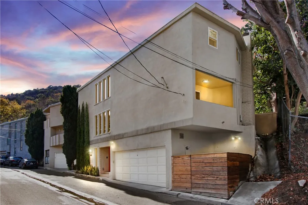 3637 Dixie Canyon Place, Sherman Oaks, California 91423 home-pic-1