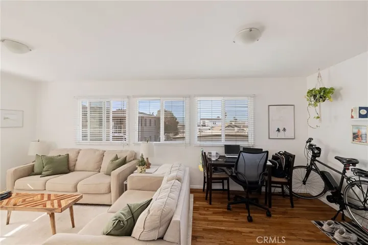 722 Loma Drive, Hermosa Beach, California 90254