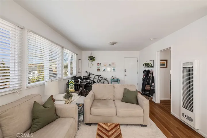 722 Loma Drive, Hermosa Beach, California 90254