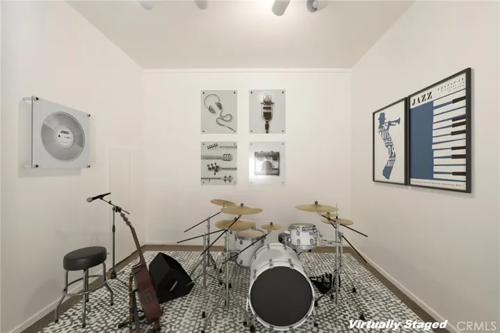 Virtually Staged