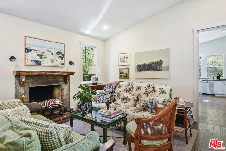 1430 Bonnell Drive, Topanga, California 90290