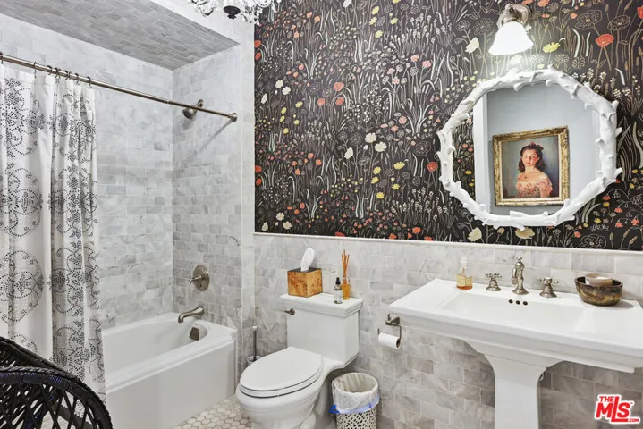1430 Bonnell Drive, Topanga, California 90290