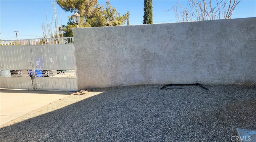 7390 Victoria Avenue, Yucca Valley, California 92284