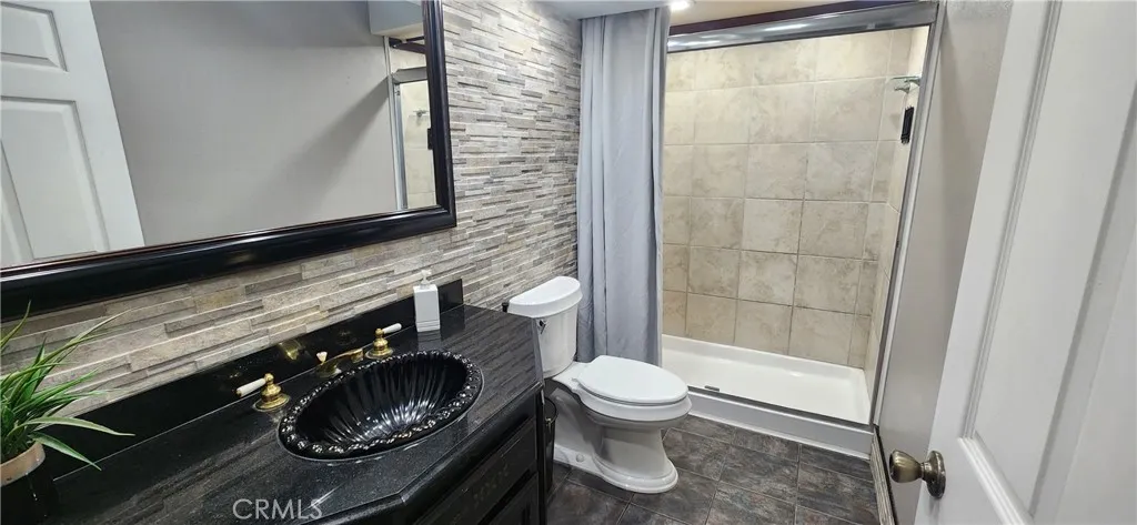 7390 Victoria Avenue, Yucca Valley, California 92284