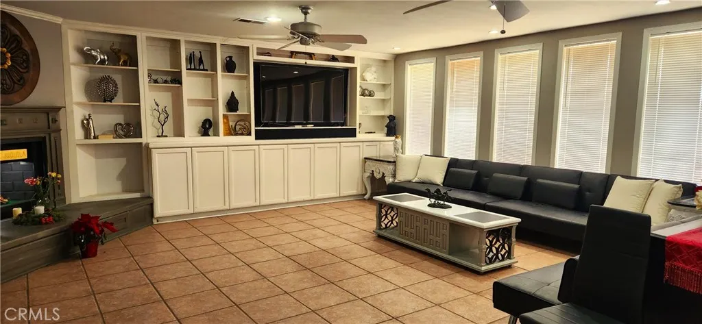 7390 Victoria Avenue, Yucca Valley, California 92284