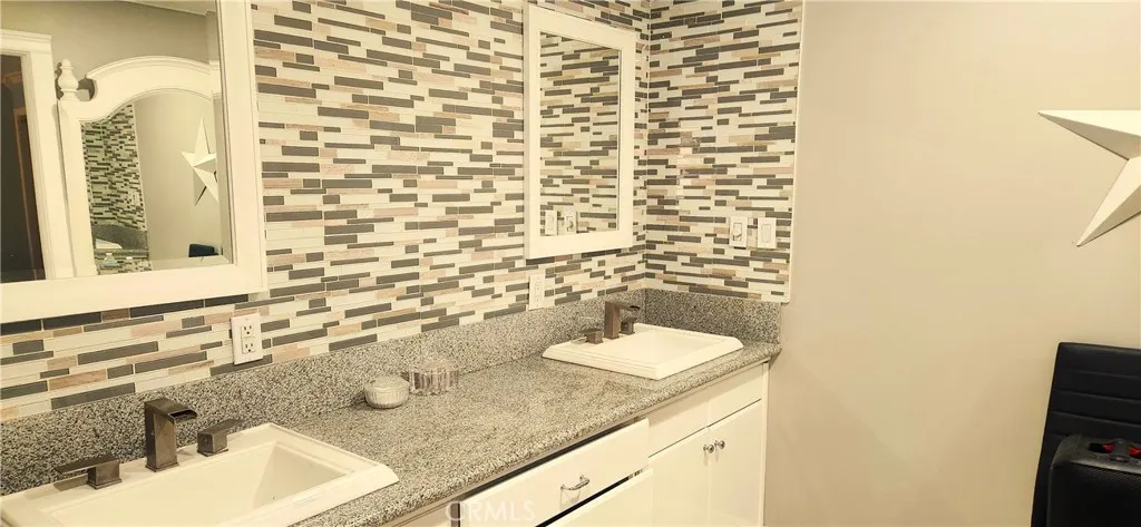 7390 Victoria Avenue, Yucca Valley, California 92284