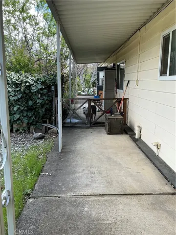 Side enterance