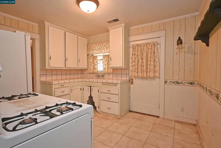 213 W 18th Street, Antioch, California 94509