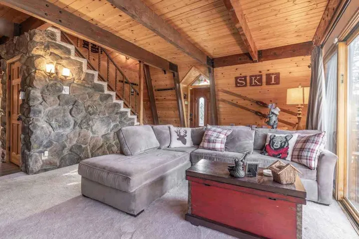 Livingroom2
