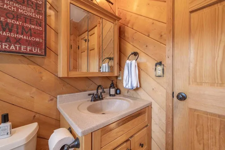 1stBathroom2