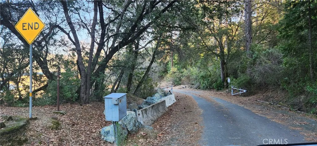 Entrance to Lake Oroville Stringtown Boat Launch is about 2.5 miles down stringtown road.
