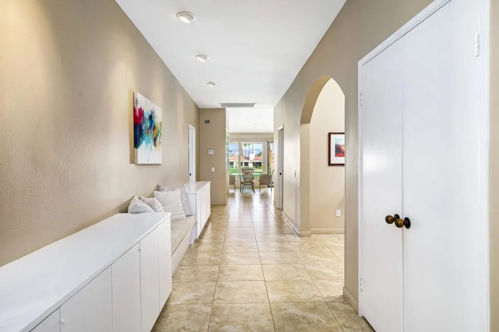 44980 St Helena Court, Indian Wells, California 92210 home-pic-6