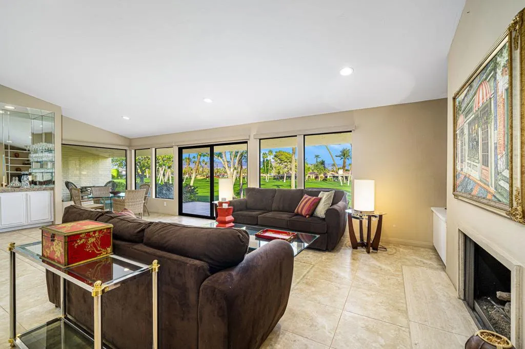 44980 St Helena Court, Indian Wells, California 92210 home-pic-23