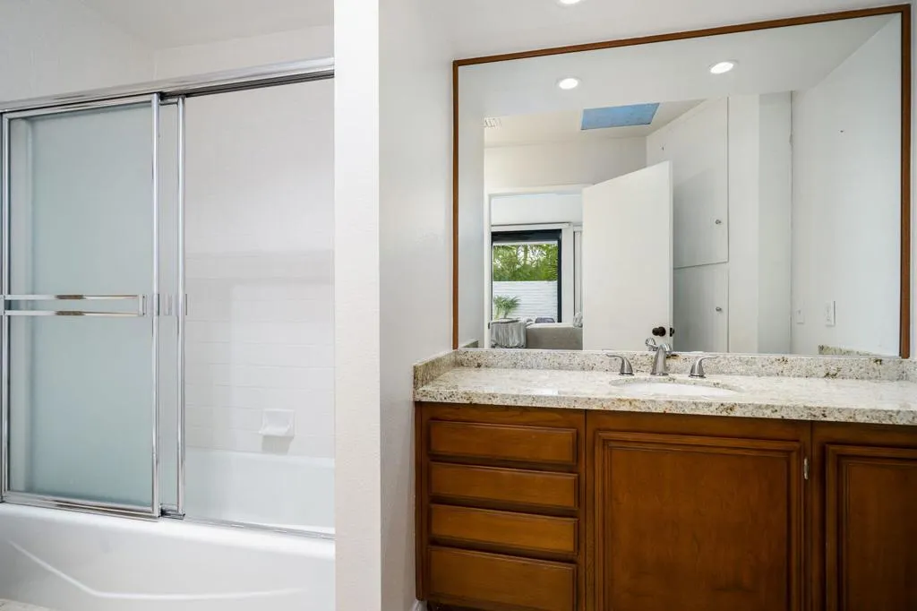 44980 St Helena Court, Indian Wells, California 92210 home-pic-29