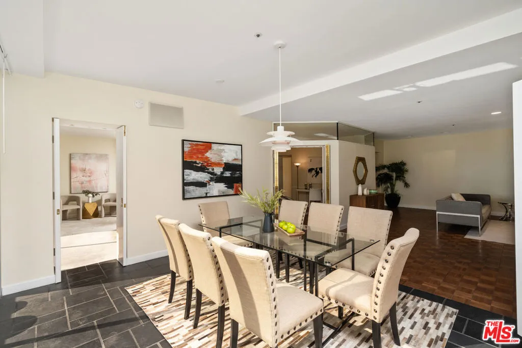 10375 Wilshire Boulevard 7d, Los Angeles, California 90024 home-pic-8