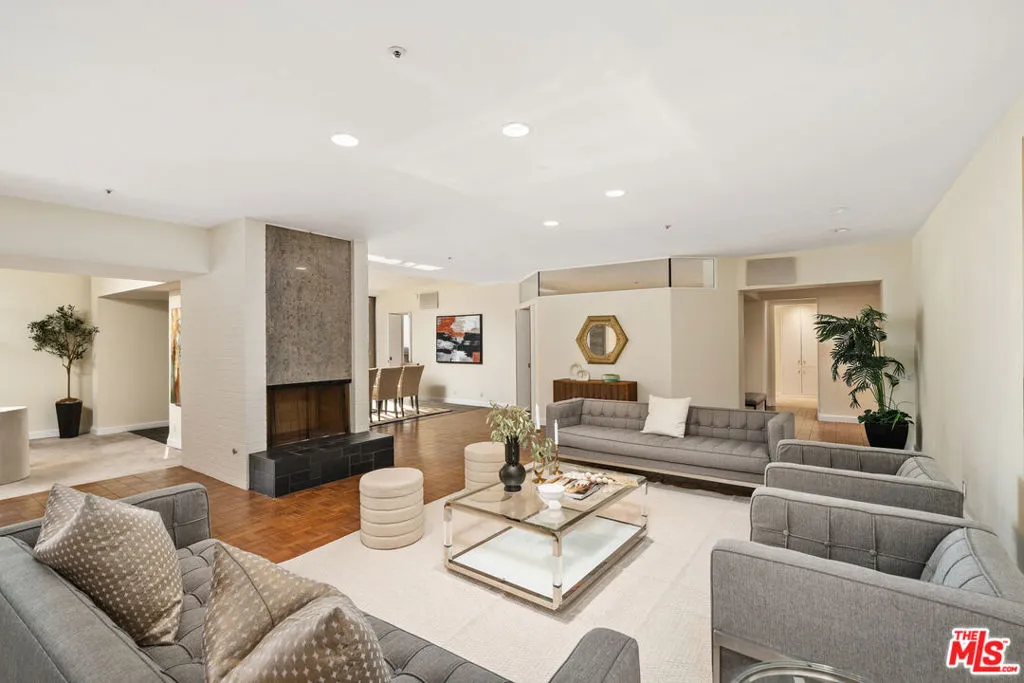 10375 Wilshire Boulevard 7d, Los Angeles, California 90024 home-pic-5