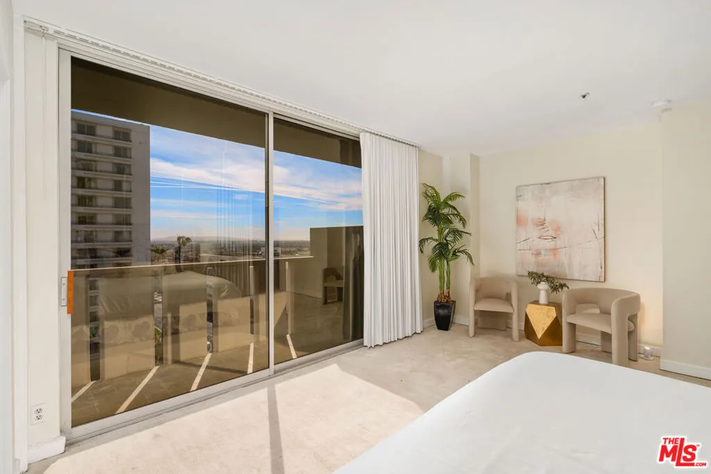 10375 Wilshire Boulevard 7d, Los Angeles, California 90024 home-pic-22