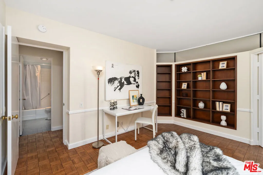 10375 Wilshire Boulevard 7d, Los Angeles, California 90024 home-pic-17