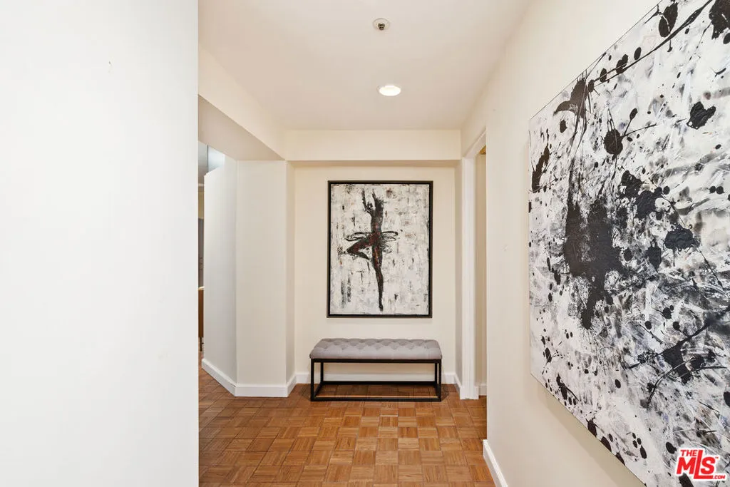 10375 Wilshire Boulevard 7d, Los Angeles, California 90024 home-pic-2
