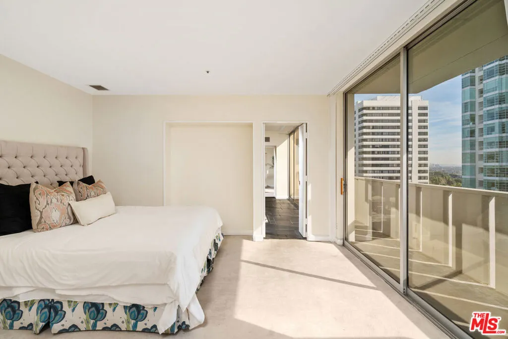 10375 Wilshire Boulevard 7d, Los Angeles, California 90024 home-pic-21