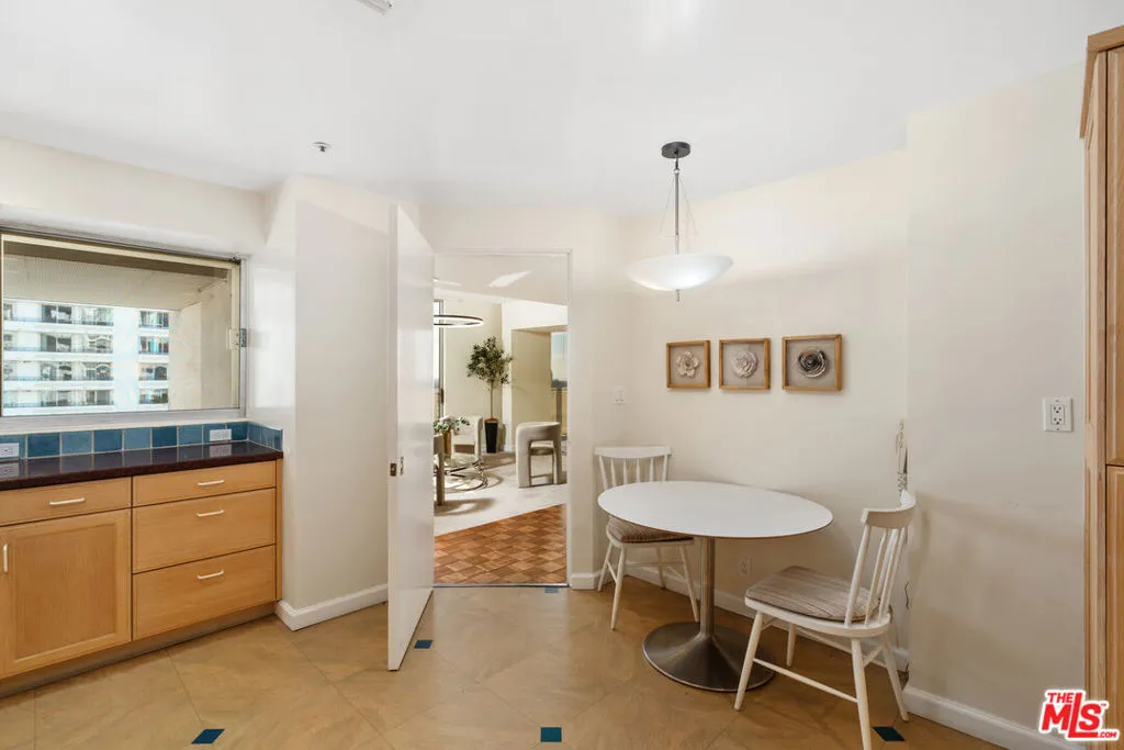 10375 Wilshire Boulevard 7d, Los Angeles, California 90024 home-pic-14