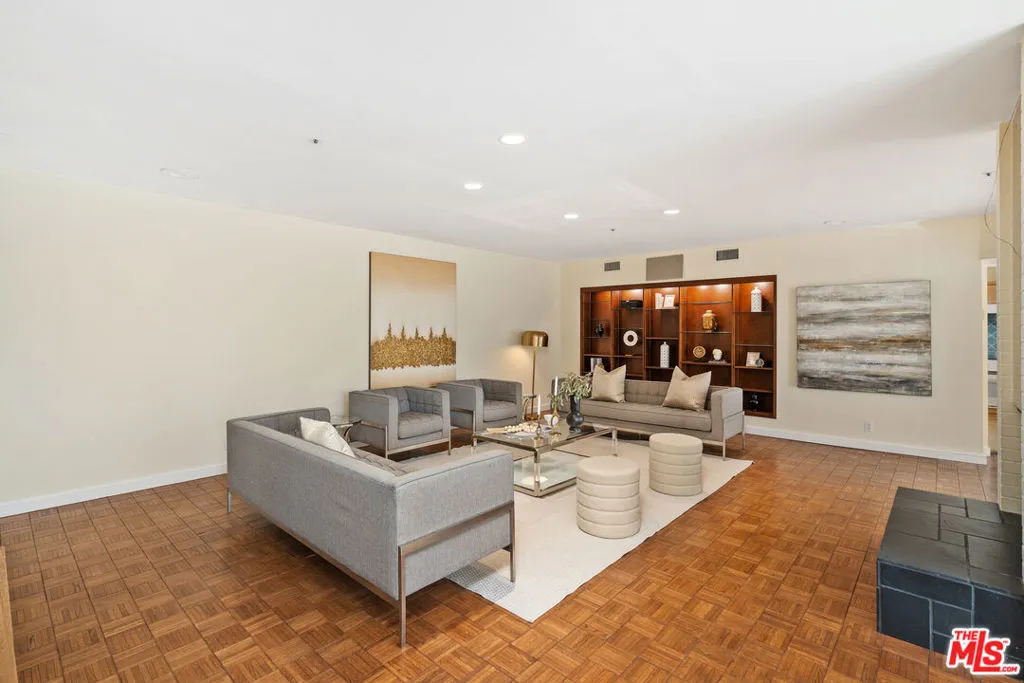 10375 Wilshire Boulevard 7d, Los Angeles, California 90024 home-pic-4