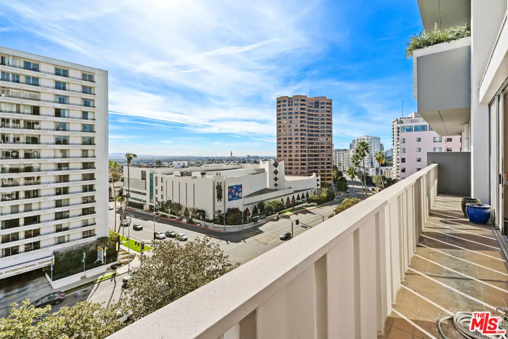 10375 Wilshire Boulevard 7d, Los Angeles, California 90024 home-pic-35