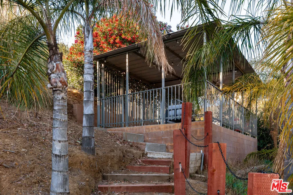 2738 Rinconia Drive, Los Angeles, California 90068 home-pic-49