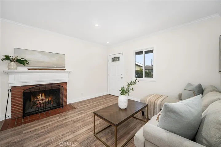 3611 Senasac Avenue, Long Beach, California 90808